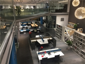 青青草影视時尚展廳