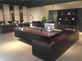 青青草影视時尚展廳